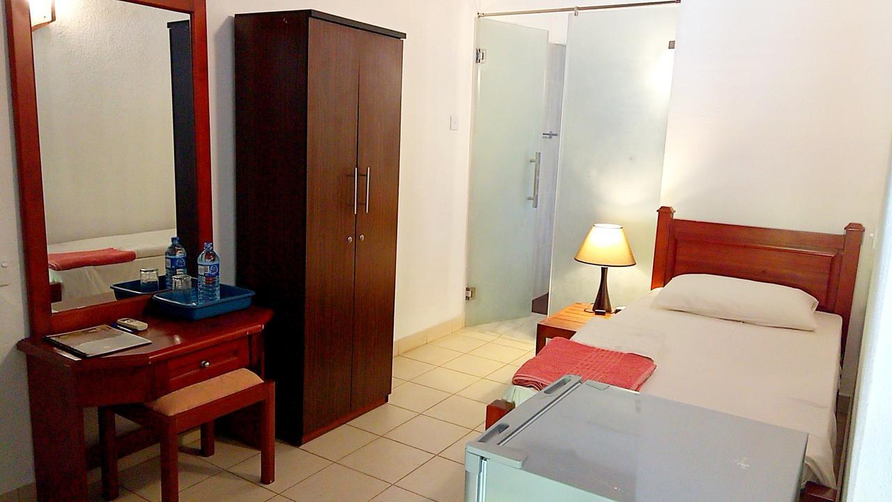 Tropical Villas Negombo Exteriör bild