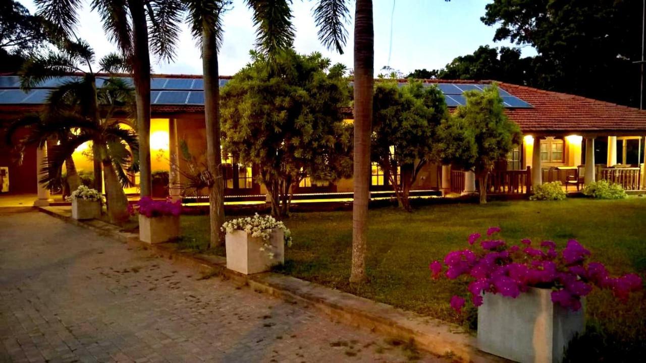 Tropical Villas Negombo Exteriör bild